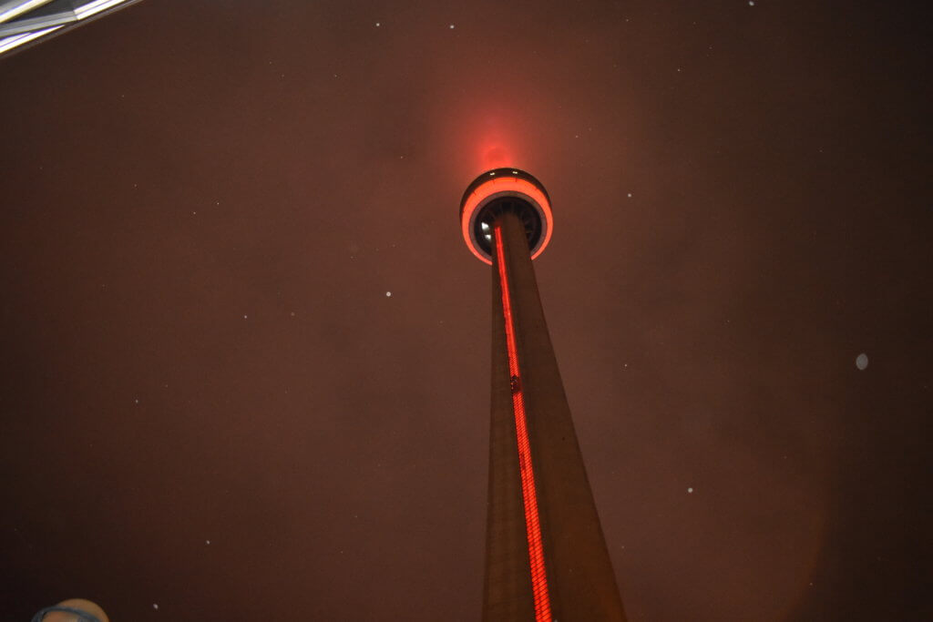 toronto-cn-tower-at-night-red-building - christmas event in Toronto
