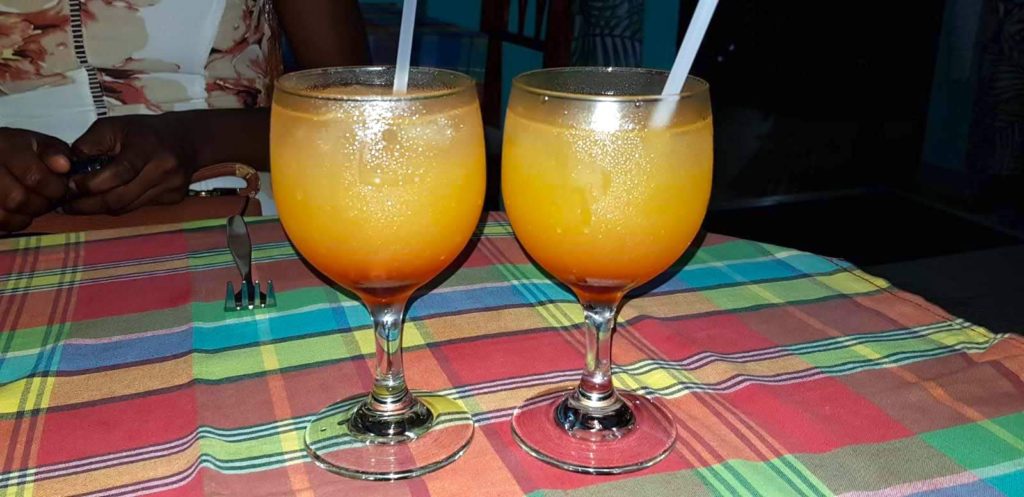 drinks-caribbean-cocktails-lobsterpalace-sunsetbay-dominica-travelwithclem