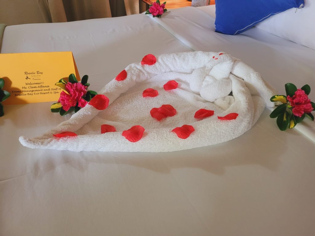 Caribbean eco resort in Dominica: Rosalie bay Ecoresort and Spa - bed with flowers