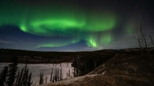 Christmas Bucket List Ideas in Canada - view of the Northern lights in Canada