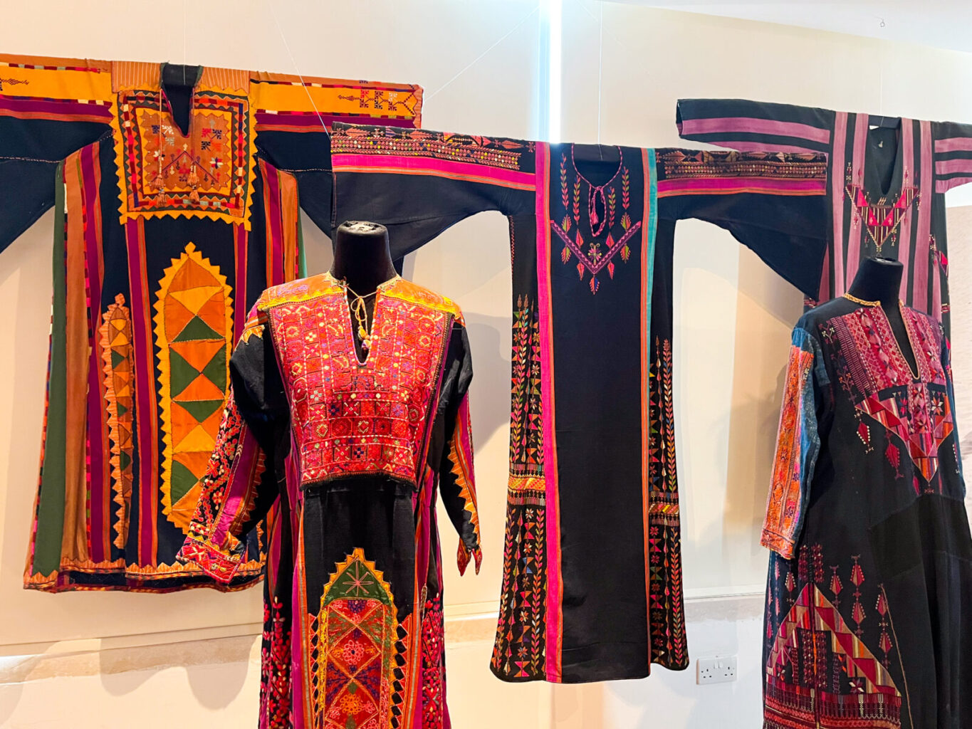 Jordan Traditional Clothing: Threads of Levantine Culture at the Tiraz Museum
